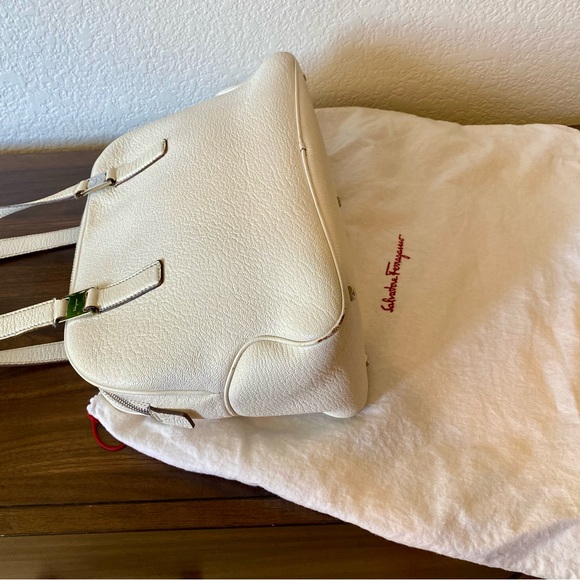 SALVATORE FERRAGAMO Leather Bag. - Picture 10 of 16